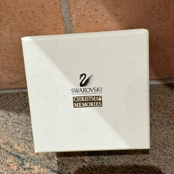 Retired 1996 Swarovski Angel Ornament w Original Box - Picture 3 of 7